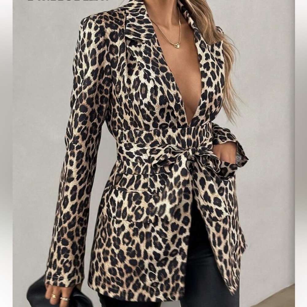 SHEIN Leopard Print Blazer